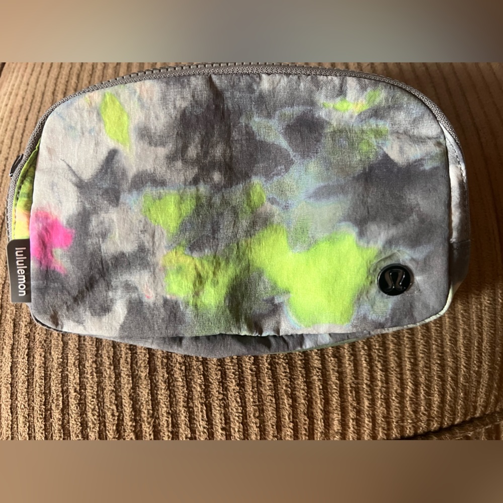 Lululemon belt bag nwt